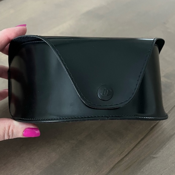 New Authentic CHANEL Glossy Black Sunglass Case - Picture 4 of 10